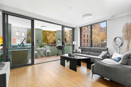 Darling Harbour Apartment | Comfortably Central 2-Bed Apartment