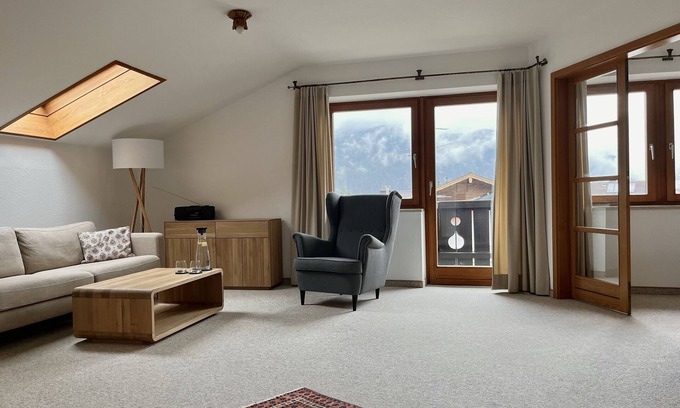 Untersalzberg II Apartment | Comfortably furnished apartment Feuerabend on the top floor with a fantastic view