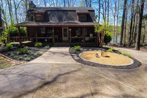 Townville House | Comforting Cabin