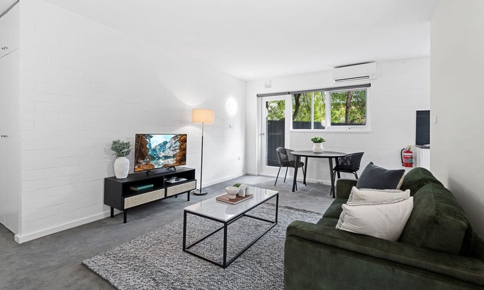Parkville Apartment | Comfy 1-Bed Apartment with Courtyard Seating