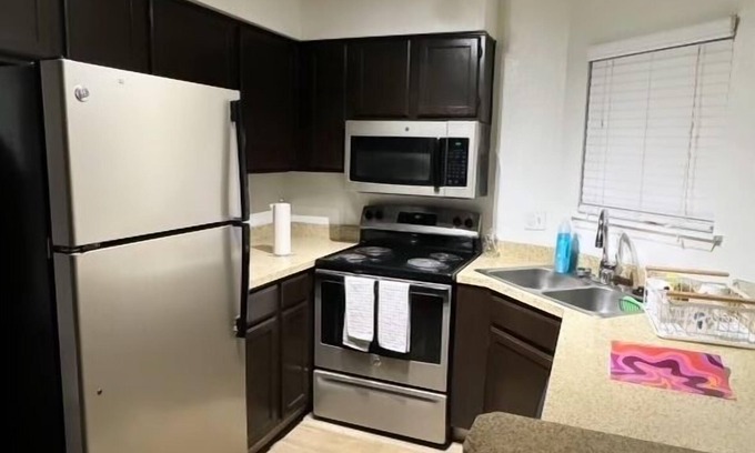 Port Orange Apartment | Comfy 1 bedroom apartment 10mins from the beach