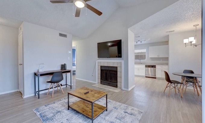 Milwood Apartment | Comfy 2BD Apt | Austin Texas