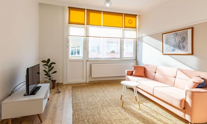 Uskudar Apartment | Comfy and Central Flat in Uskudar near Kadikoy