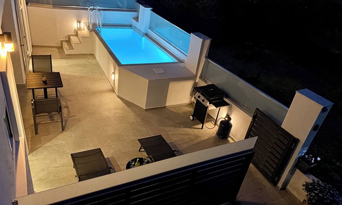 Halepa Apartment | Comfy apartment with small private pool, Fiber internet and private parking
