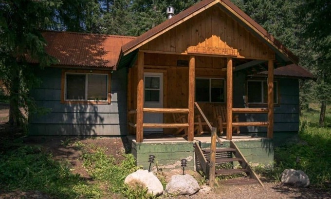 Cooke City-Silver Gate Cabin | Comfy cabin is situated on the Silver Gate property which overlooks 10,000ft tall mountain peaks surrounding the town.