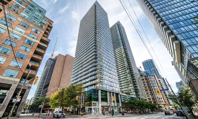 Bay Cloverhill Condo | Comfy Condo in the Centre of Downtown Toronto
