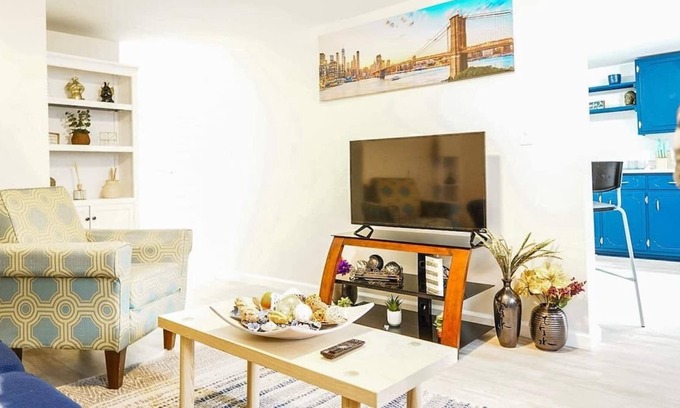 Red Bank House | Comfy Convenient Space 3 mins from Downtown!