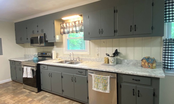 Easley House | Comfy Country Home
