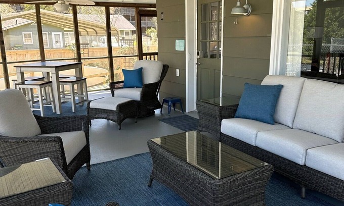 White Lake Cottage | Comfy cozy cottage at White Lake