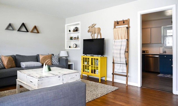 Northglenn House | Comfy Home-2 Kitchens-15 min to Downtown