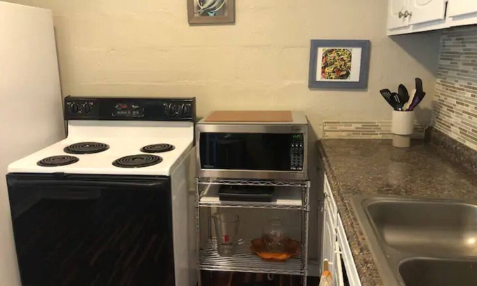 Tallahassee House | Comfy home with easy parking. No pet fee. #2.