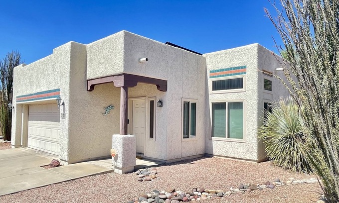 Pima Hollow Patio Homes House | Comfy, Like Grandma's House -you can almost smell the cookies