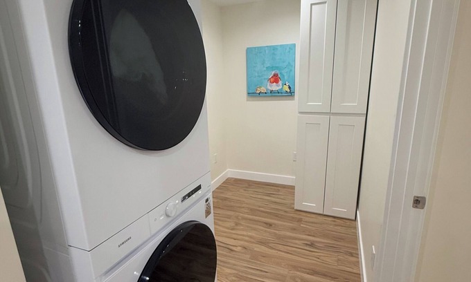 Mission Hills House | Comfy Pet-Friendly Ranch – Your Home Away from Home