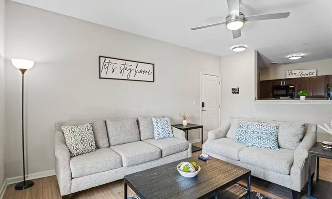 Union City Apartment | Comfy Stay by ATL Airport + Pool Access