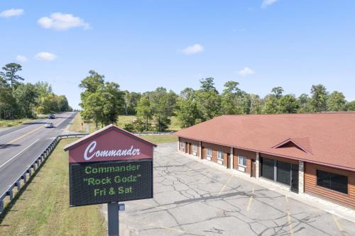 Breezy Point Hotel | Commander Motel