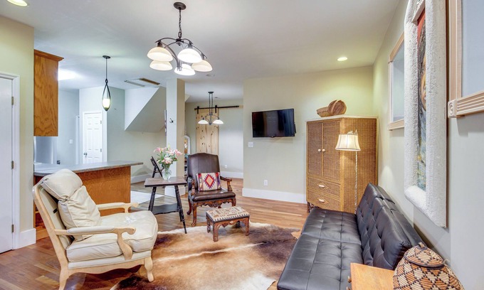 Cowan Apartment | Community Courtyard & Fireplace: Cowan Apt!