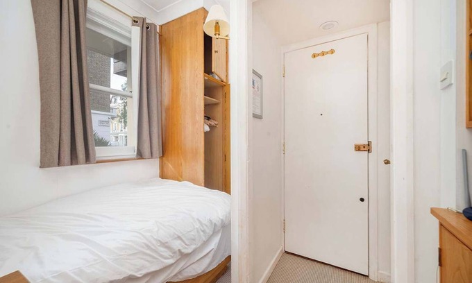 Warwick Apartment | Compact Studio in Vibrant Pimlico