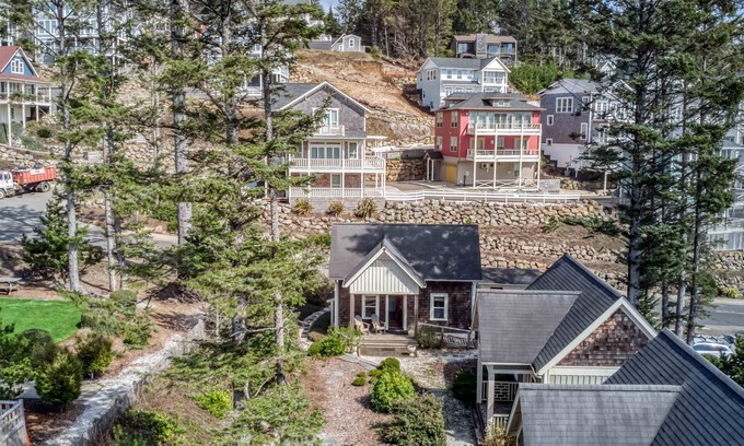 Olivia Beach House | Compact Upscale Living in Sweet Cabin Near Fire-pit and Summer Saltwater Pool!