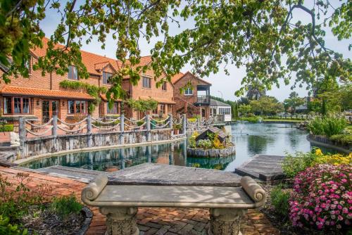 Stoke Apartment | Compass Cottage - Monaco Resort