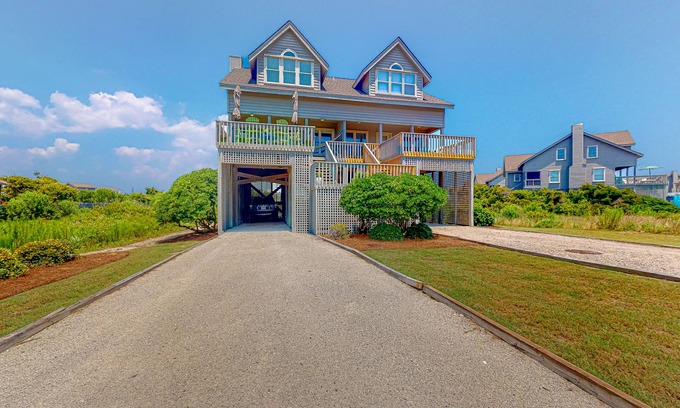 Topsail Beach House | Compass Rose | Townhouse in Topsail Beach with balcony, central AC, & W/D