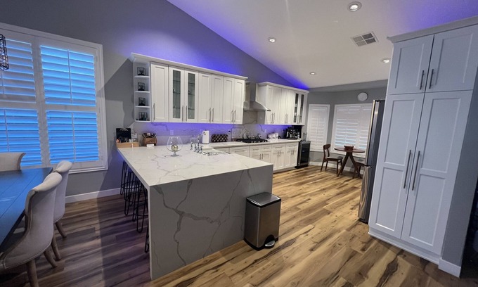 Phoenix House | compete remodeled house in very quiet neighborhood close to the cardinal stadium