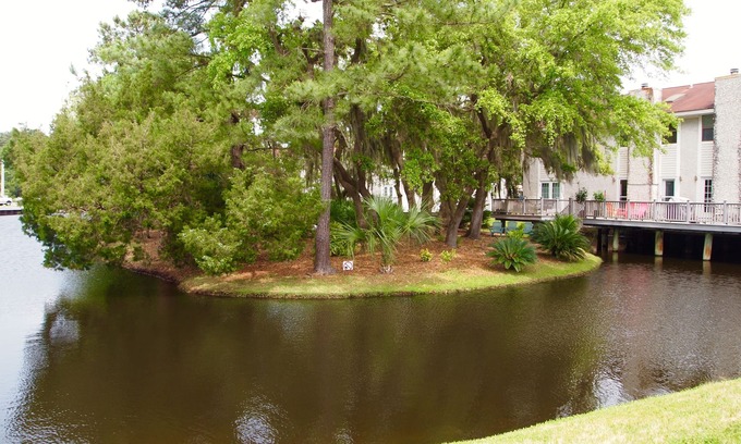 Saint Simons Island House | Completely converted coastal apartment