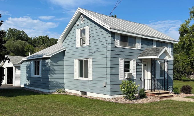 Oconto House | Completely remodeled 4 bed 2 bath home on the river!