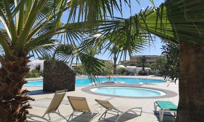 Costa Teguise Apartment | Completely renovated 3min to the beach, Internet TV, Playa Bastian Costa Teguise