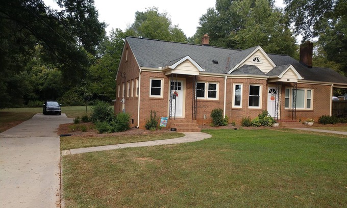 Mooresville House | Completely renovated single family home with new furnishings.