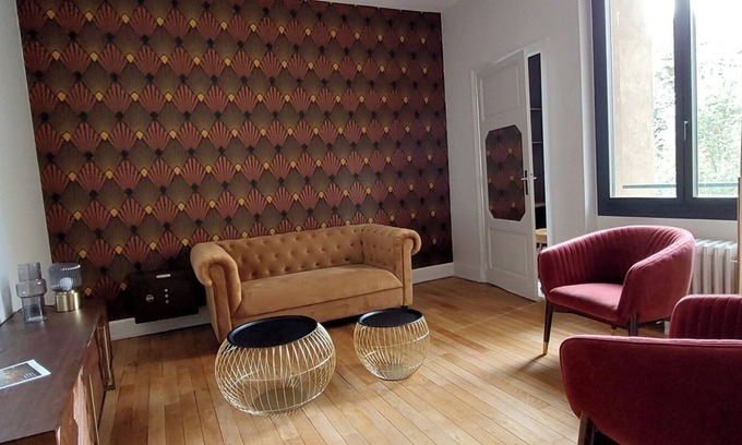 Cœur de Ville Apartment | Completely renovated Art Deco Daisy apartment in the city center