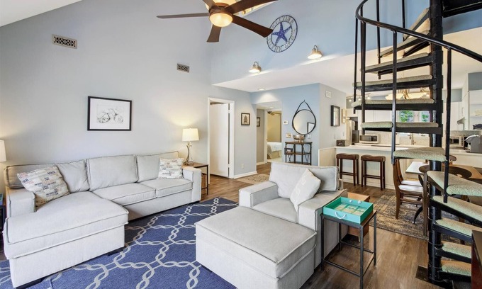 Bethany Beach House | Complimentary activities, a $300 WEEKLY value! Bright and pretty second floor 3-bedroom, 2 bath Sea Colony unit