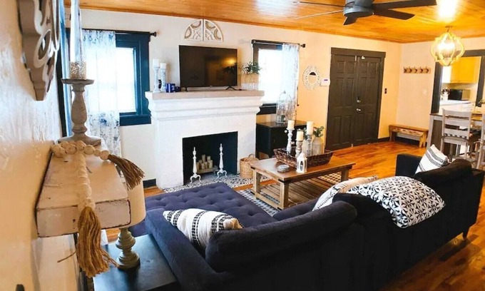 Parker Ridge House | Compound on Lytle (House w guest Home)