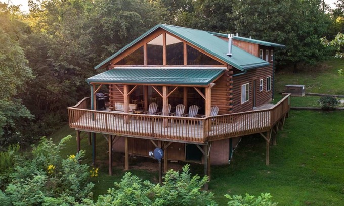 Ponca Condo | Compton Mountain Cabin w/ Big Mountain Views