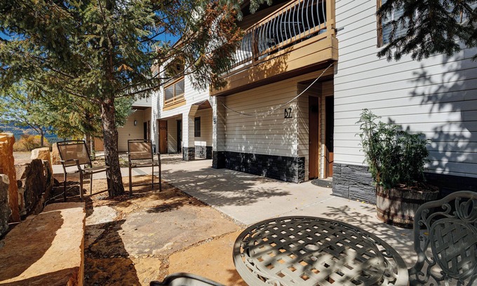 Angel Fire Condo | Condo Adjacent to the Ski Area.