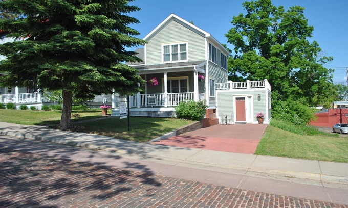 Bayfield Condo | Condo downtown Bayfield. 1 Private Bedroom King, 2 other Q beds in living room.
