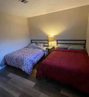Downtown Las Vegas Apartment | condo in downtown free parking 4 mins frm Freemont
