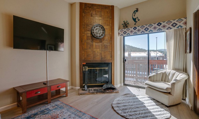 Angel Fire Condo | Condo just a Walk from the Chair Lift