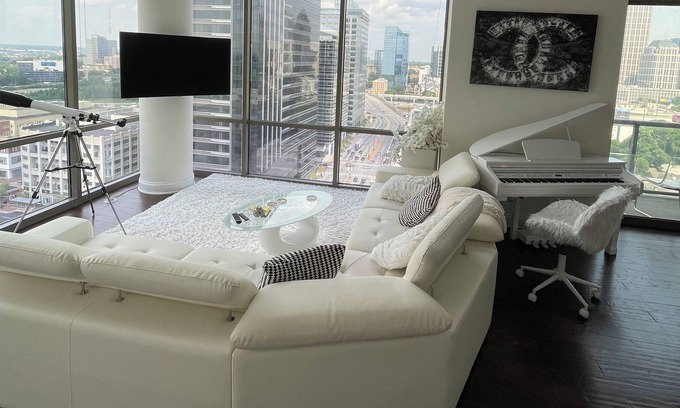 Atlantic Station Area Condo | Condo Midtown Atlanta 2 bedroom 3 bathrooms.