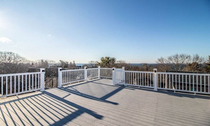 Kennebunkport Condo | Condo on Arlington -Ocean views from the roof top!