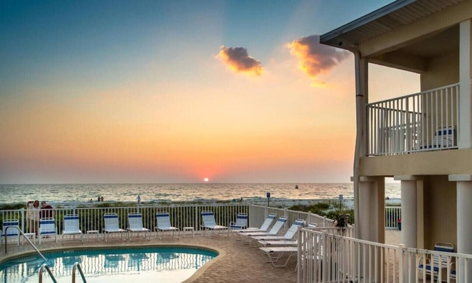 Belleair Beach Condo | Condo On The Beach - Heated Pool - Self Check-in