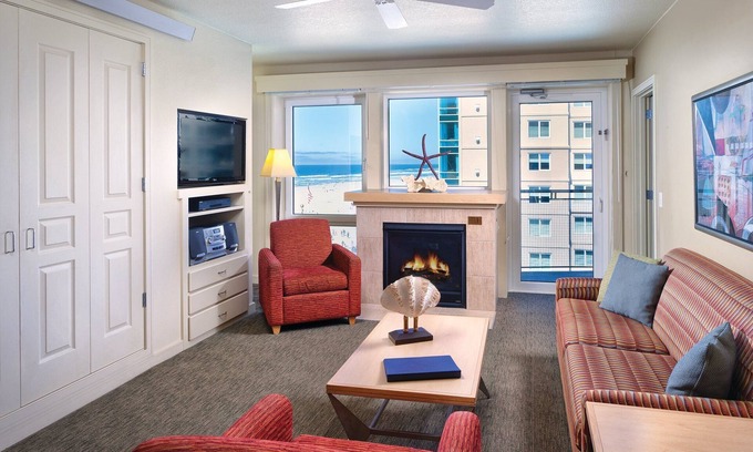 Seaside Condo | Condo right on the boardwalk in Seaside. 2 bed, 2 full bath. Sleeps 6