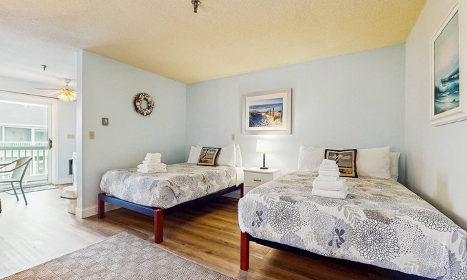 Wells Apartment | Condo w/balcony, seasonal pool and pool table and walkable location