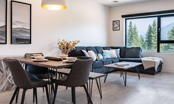 Revelstoke Condo | Condo with Hot Tub - Slopes and Greens