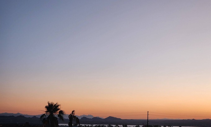 Lake Havasu City Condo | Condo with lake views, walking distance to the London Bridge, shops& restaurants