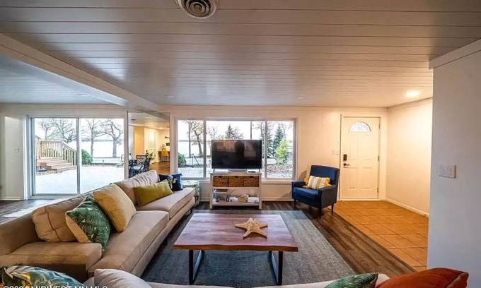 Detroit Lakes Condo | Condo with Lakefront View. 2 Bedroom, Large entertaining space with Dock /Slip!