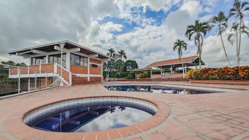 Pereira House | Condominio la Castilla en Cerritos