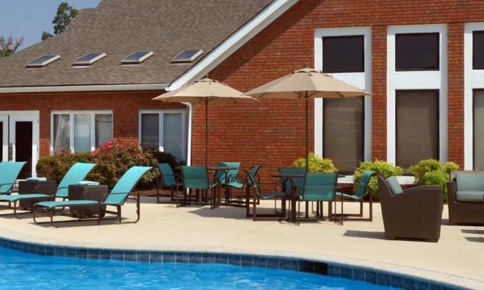 Crestline Heights House | Conducive Amenities! Fully-equipped Kitchen, Pets Allowed, FREE Parking, Pool!
