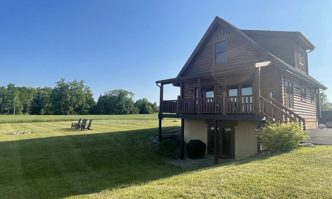 Geneva House | Conesus Log Cabin, Cozy Log Cabin on the Wine Trail