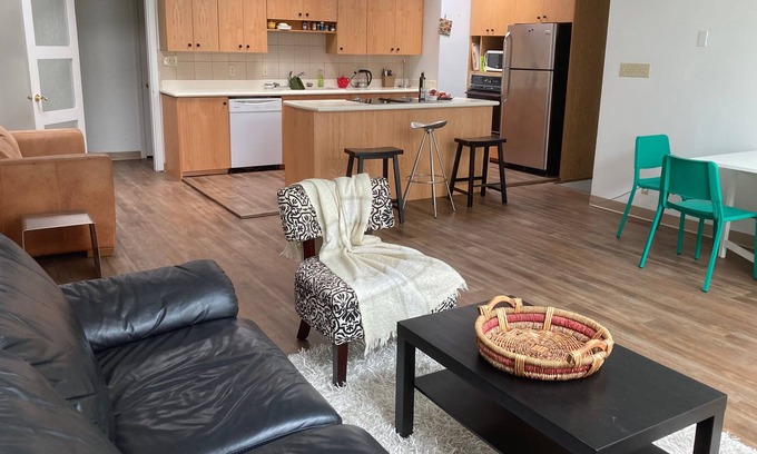 Oakridge House | Conference and Self-Isolation Paradise in Kerrisdale/Oakridge