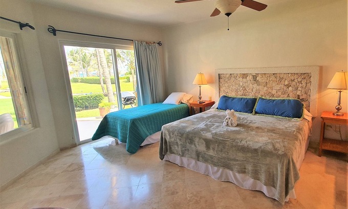 Puerto Aventuras Condo | Confortable Condo with Beach Front